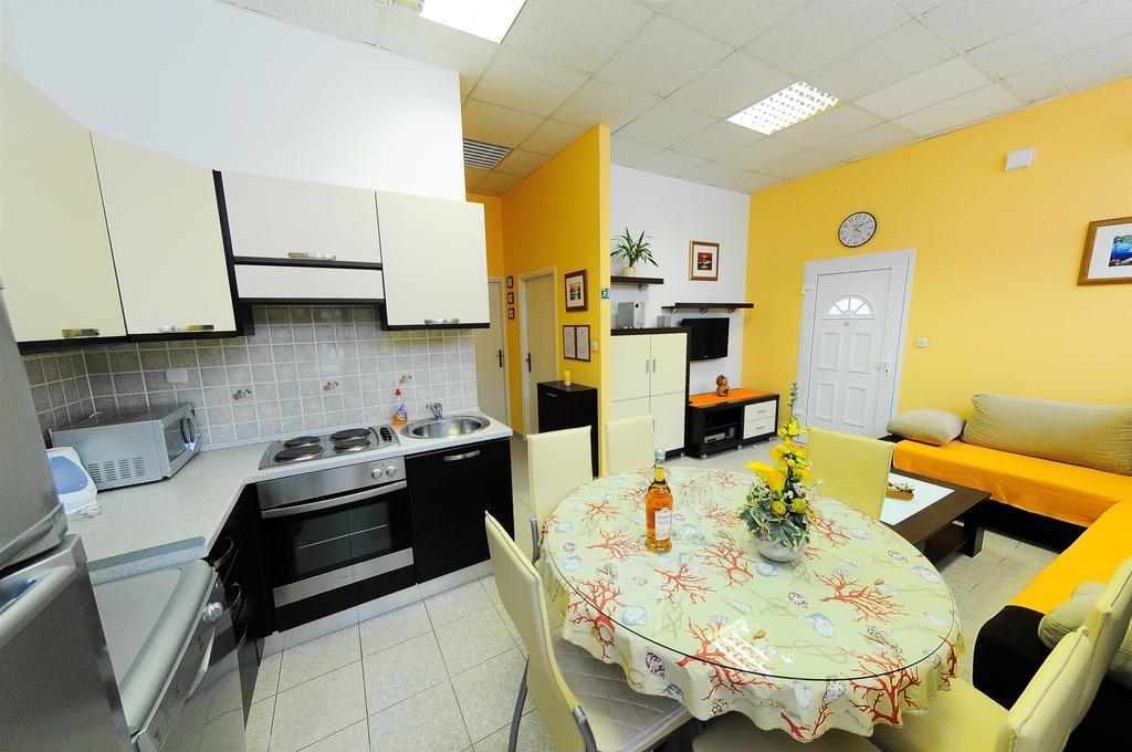 Apartments Marija Petricevic Podstrana Rum bild