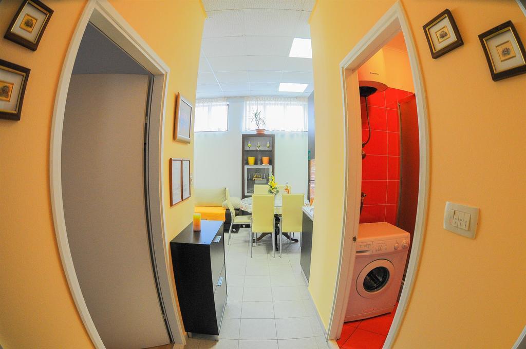Apartments Marija Petricevic Podstrana Rum bild