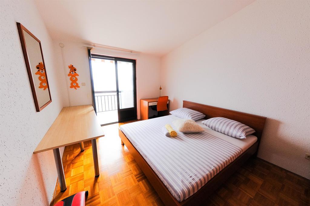 Apartments Marija Petricevic Podstrana Rum bild