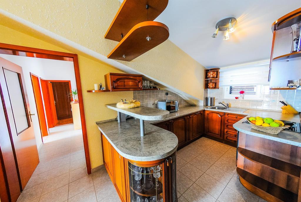Apartments Marija Petricevic Podstrana Rum bild