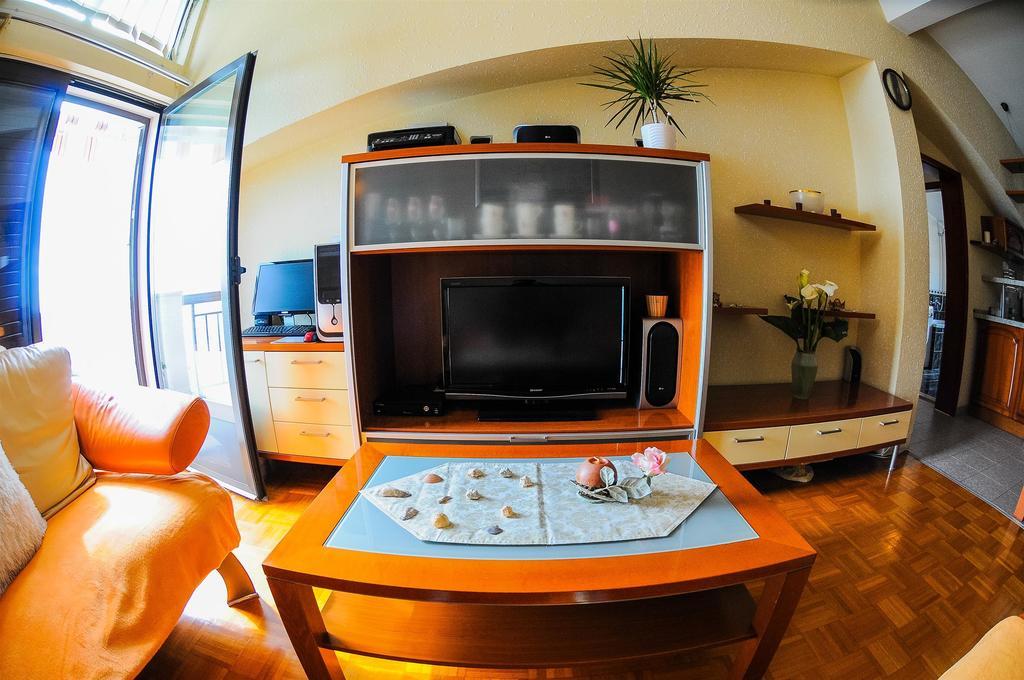 Apartments Marija Petricevic Podstrana Rum bild