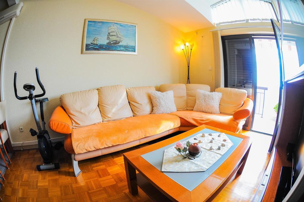 Apartments Marija Petricevic Podstrana Rum bild